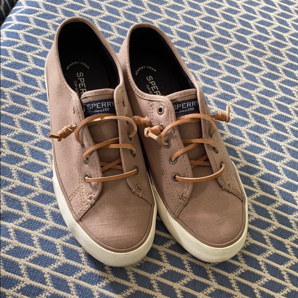 Sperry Topsiders tan Size 8.5